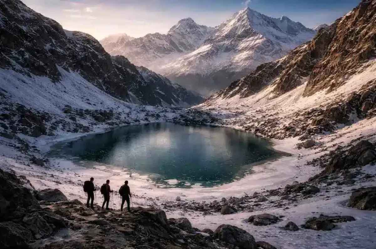Roopkund Trek – Skeleton Lake of Uttarakhand (Complete Trek & Mystery Guide)