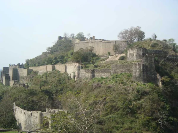 Largest Fort in Himalayas : Kangra Fort in Himachal Pradesh