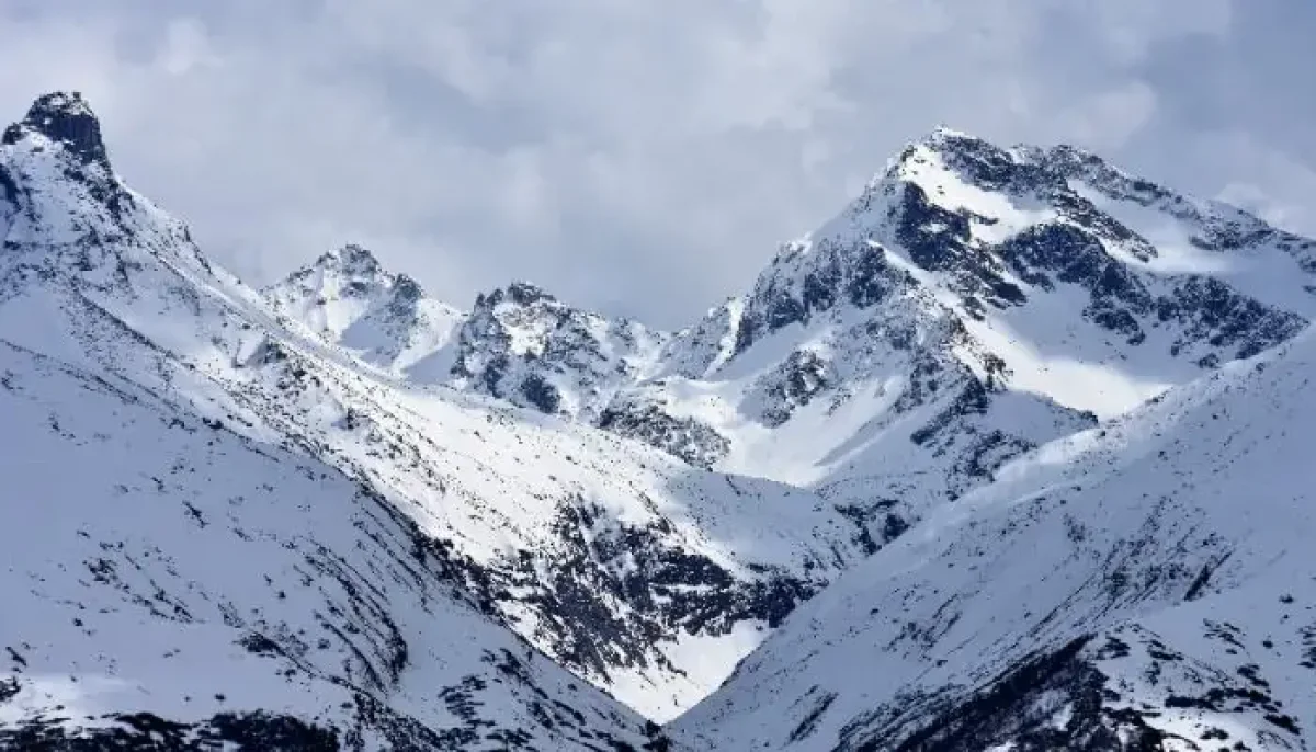 25 Best Tourist Places to Visit in Himachal Pradesh 2024