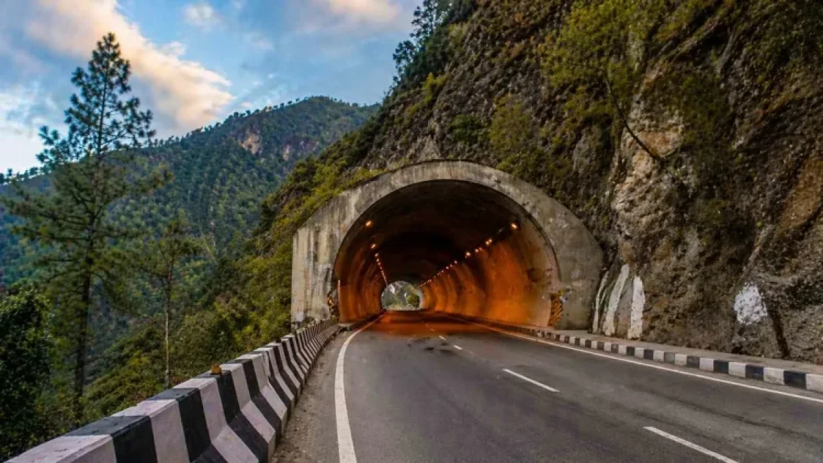 The Dhalli Tunnel: Shimla’s Historic Gateway Through the Mountains (History & Travel Guide)