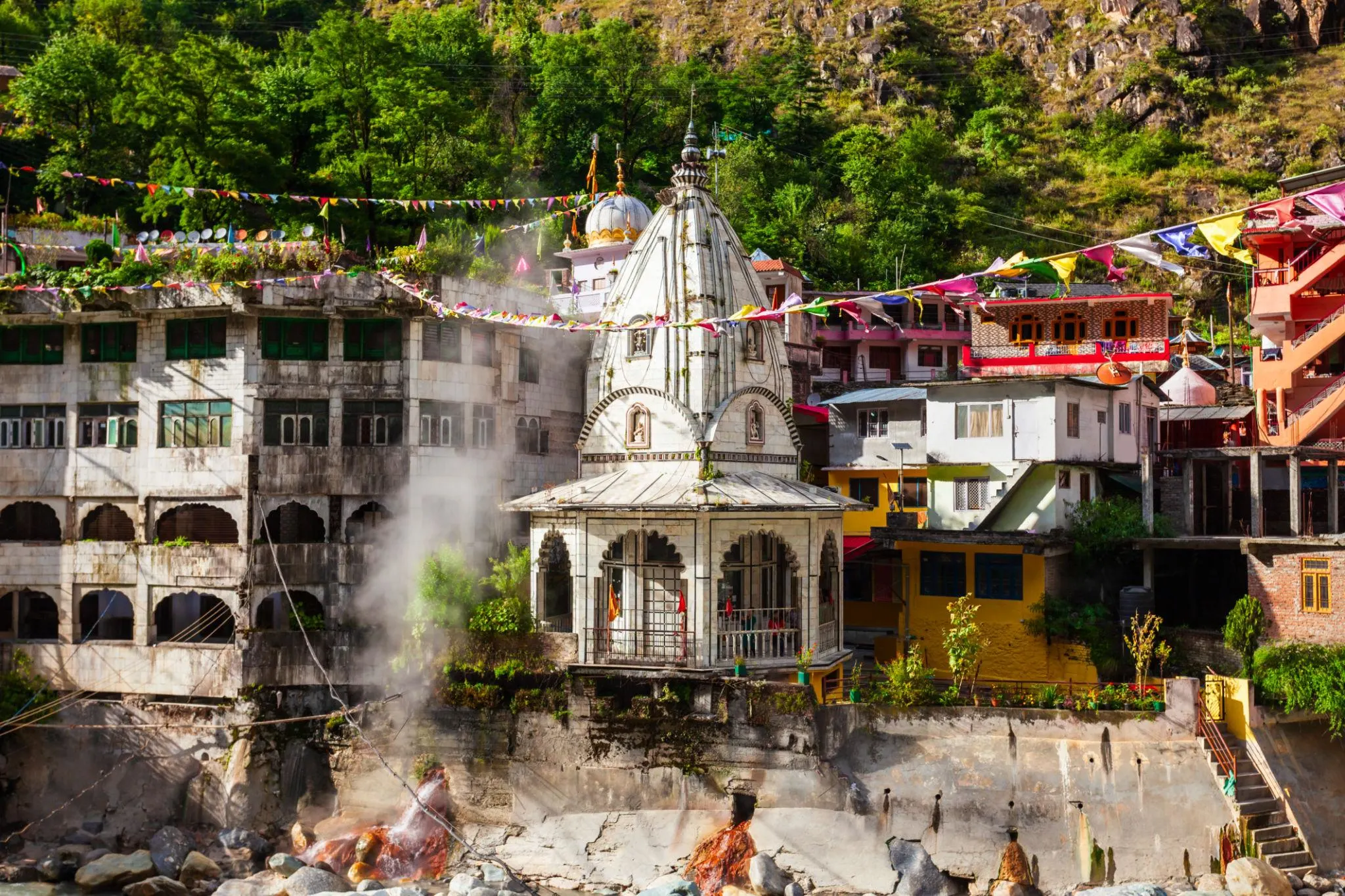 Manikaran Sahib Gurudwara: Complete Travel Guide 2026 (Timings, Hot Springs, Langar & How to Reach)