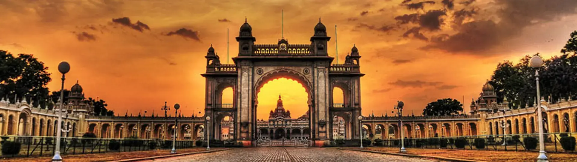 Mysore Travel Guide 2026 | Palace, Dasara Festival & Royal Heritage