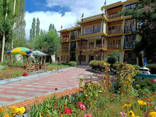 Reeyork Native Ladakhi – An Authentic Ladakhi Homestay Experience Rooted in Culture & Warmth