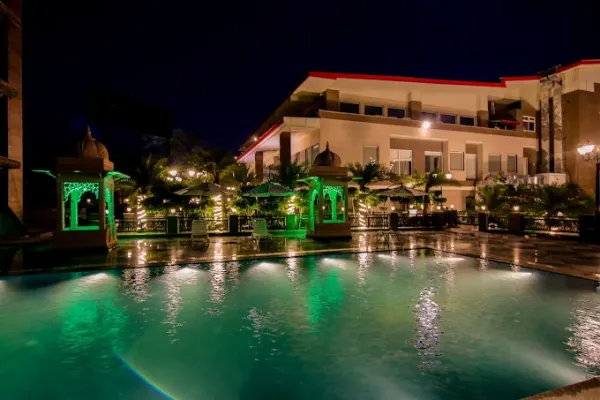 Hotel Staff – Dhauladhar Heights Resort