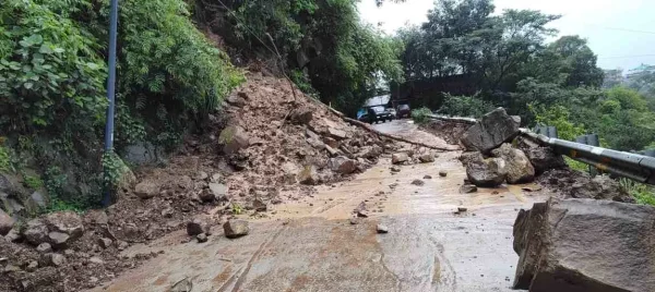 Multiple Landslides & Road Blockages in Himachal Pradesh