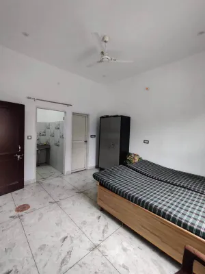🏠 Single Room Available for Rent in Shiv Shakti Nagar, Dari