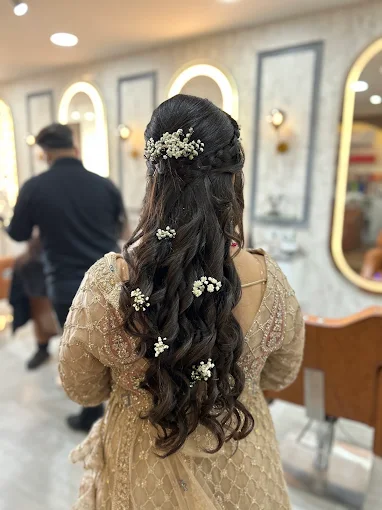 Urbanity Salon – Your Destination for Glamour & Elegance interior
