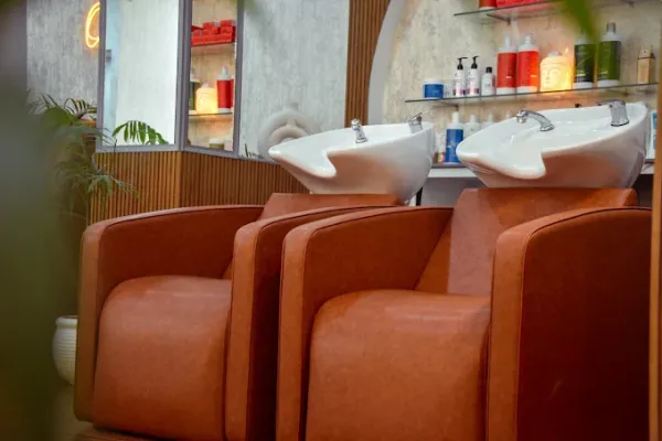 Urbanity Salon – Your Destination for Glamour & Elegance