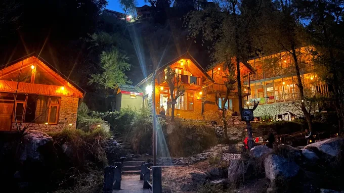 The Cozy Cabin Jibhi By ReviveInNature surroundings