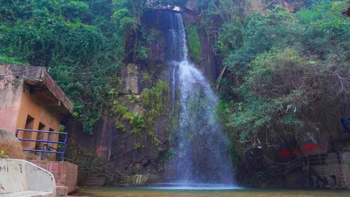  Kakolat Waterfall