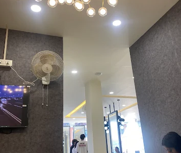 Salon-Academy
